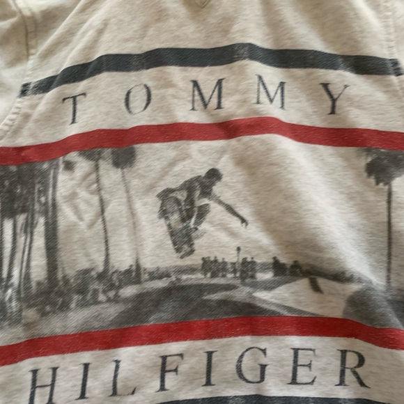 Tommy Hilfiger pullover hoodie , size M (8-10 years old) best for 8 year old - Picture 4 of 4